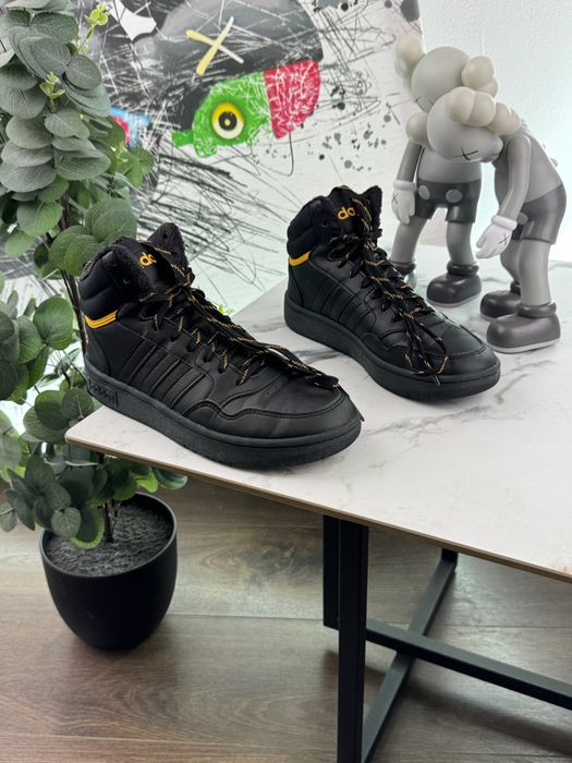 Кросівки шкіряні Adidas Hoops 38.5 розмір Е16165