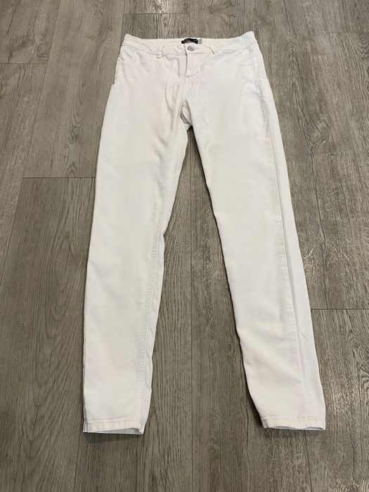 Spodnie białe skinny Sinsay 38