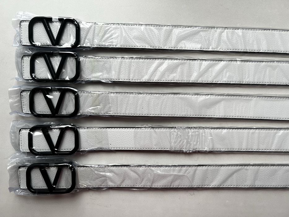 Шкіряний ремінь Валентино