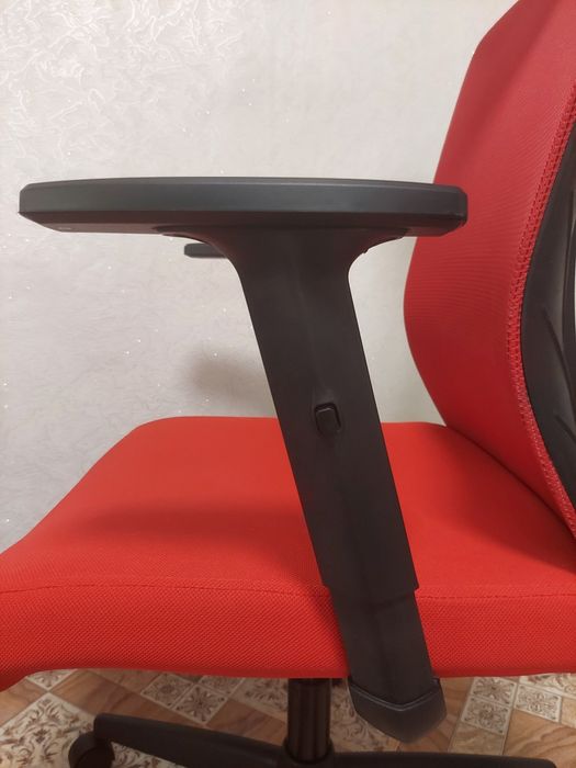 Крісло офісне Barsky Mesh BM-01 black/red