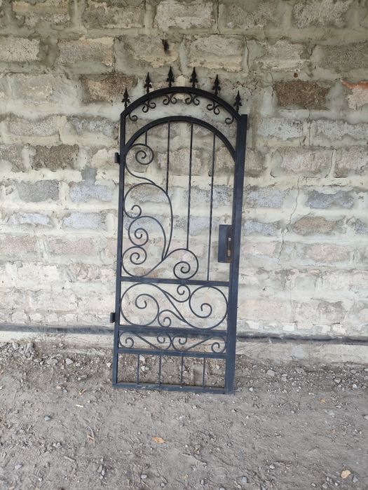 Продам калітку металеву