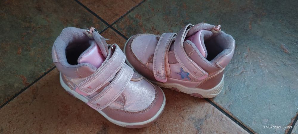 Buty zimowe róż. 23