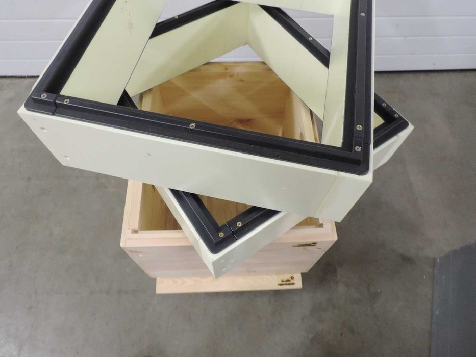 Ul Dadant styrodurowy, kombinowany, pszczoły