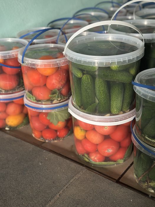 Продам солені огірки