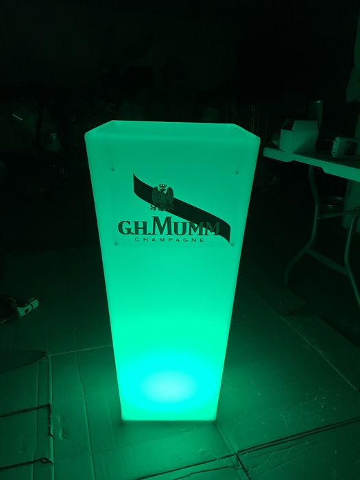 Vasos com ilukonacao rgb