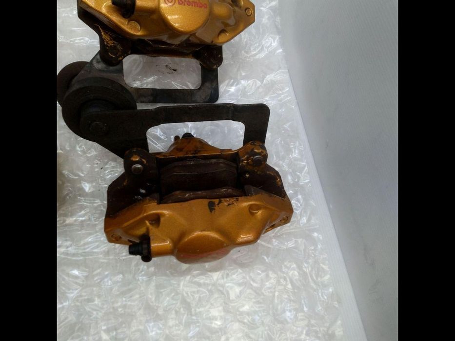 Zaciski Brembo STI złote Subaru