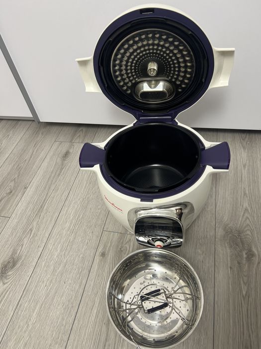 Мультиварка-скороварка MOULINEX Cook4Me CE7011