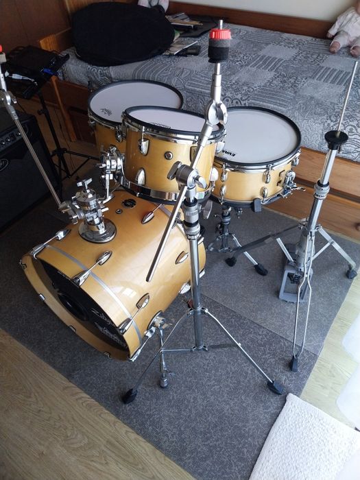 Vendo bateria  d,one. 800€