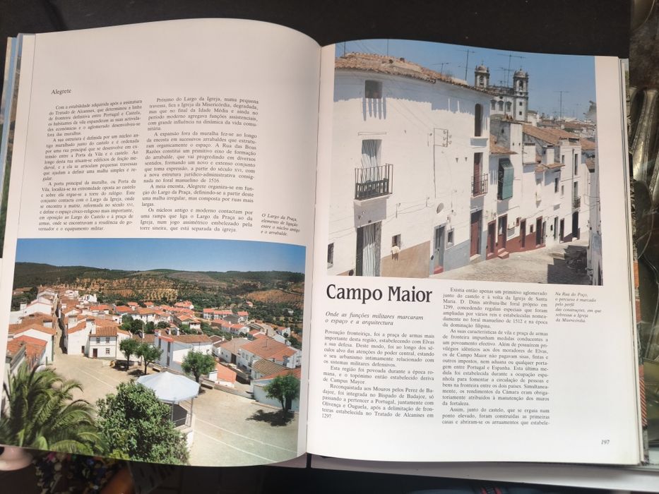 Livro "Por Terras de Portugal" 
Editado pela seleções do Riders digest