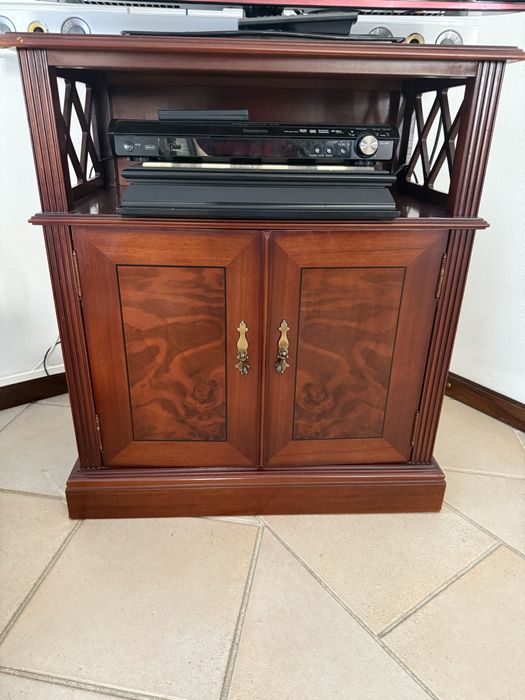 Móvel TV em madeira maciça