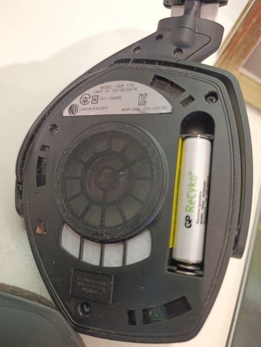 Słuchawki bezprzewodowe SENNHEISER RS 175 ze stacją zasięg 100m