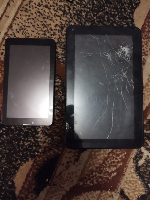 Dwa Uszkodzone Tablety
