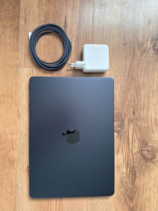 MacBook Air m5 13”, 16GB, 512GB + kostka 70W