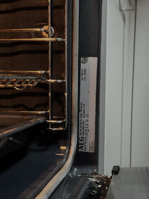 Forno de encastre AEG
