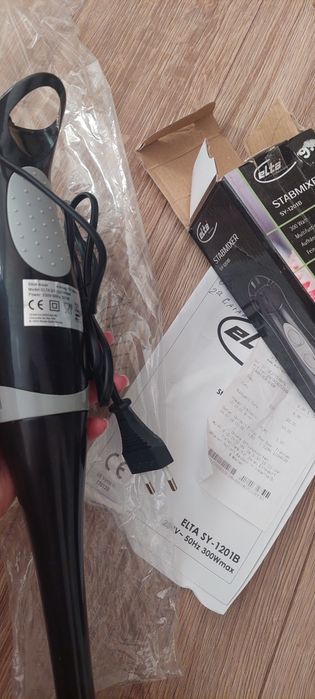 Блендер  Elta STABMIXER SY-1201B.