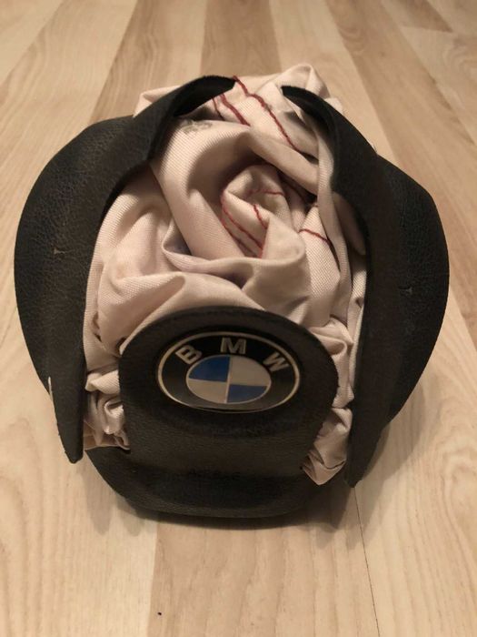 Подушка стрельнута на Бмв