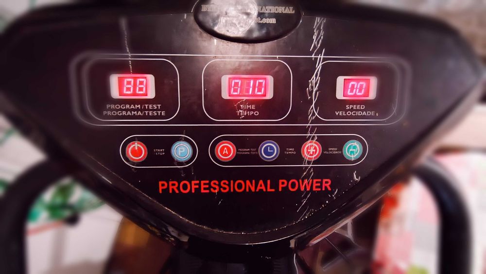 Plataforma vibratória fitness