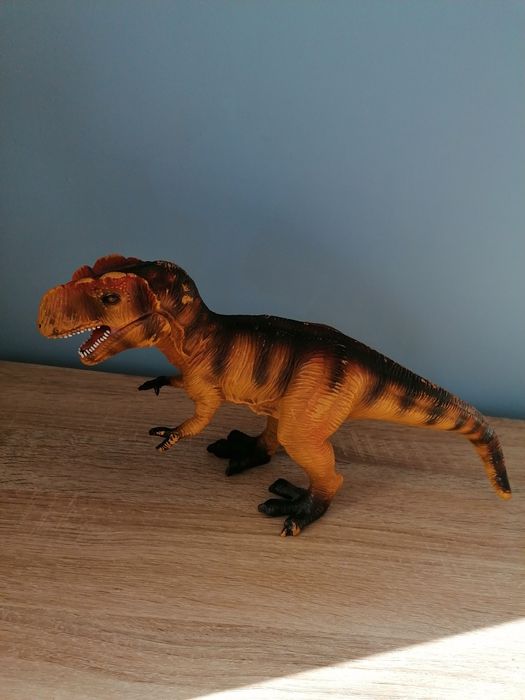 Dinozaur wys. 21cm figurka
