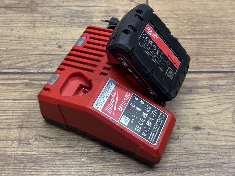 Bateria, akumulator Milwaukee M18 2Ah 2023r. | ładowarka M12-18C