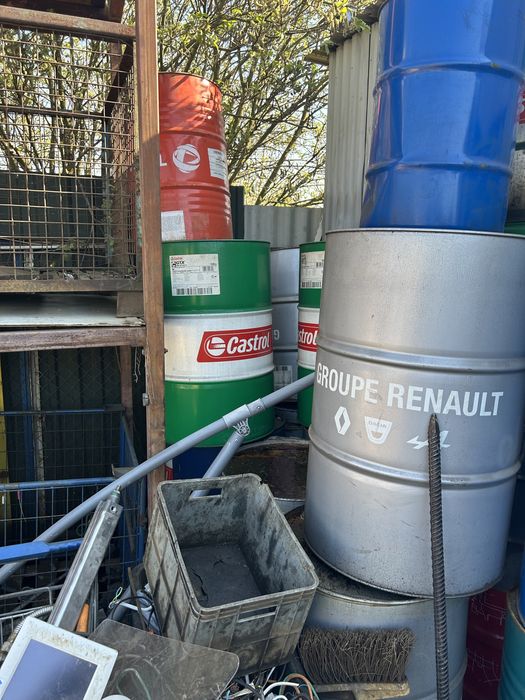 Beczka metalowa do wody , paliwa 205l