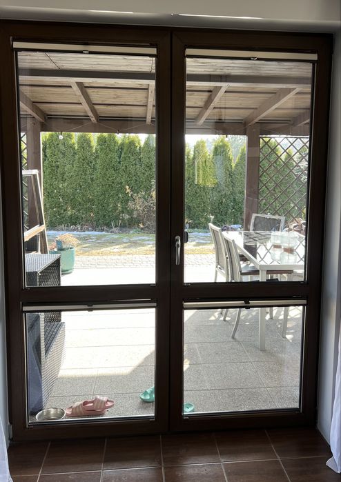 Okno - kolor orzech, moskitiera, rolety