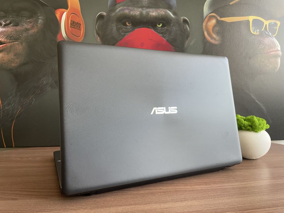 Игровой ноутбук Asus/i7-6700HQ/8 GB/ 480SSD/GeForce GTX 950 4 GB