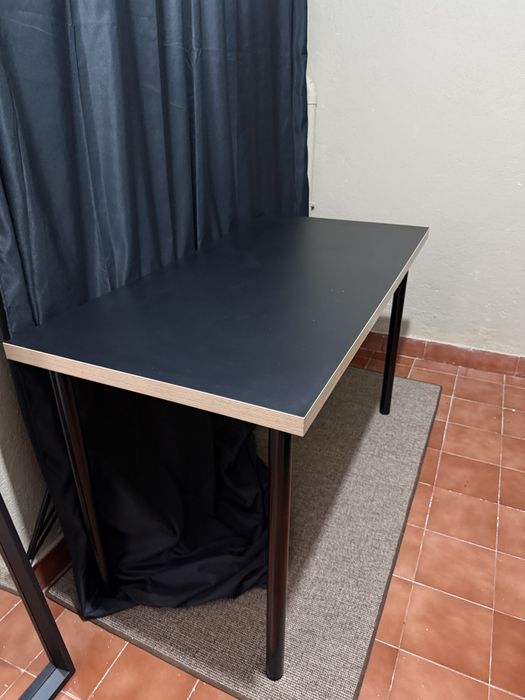 2 mesas LAGKAPTEN tampo preto