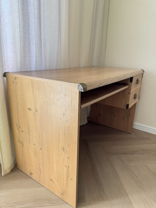 Письмовий стіл BlackRedWhite