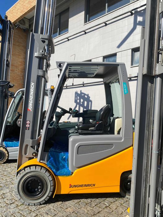Empilhador Elétrico Jungheinrich EFG 425K