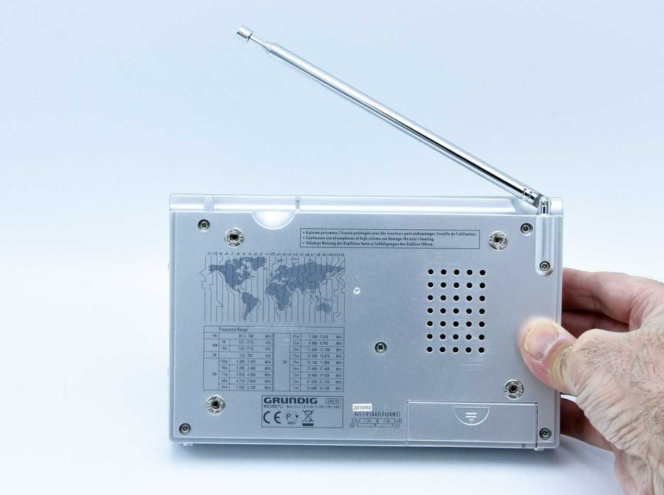 Radioamador Receptor portatil Grundig HF AM FM SSB mala acessorios