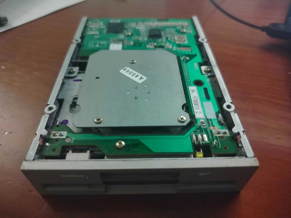 Drive de Disquetes 3.5" NEC FD1231H (1997) – A Funcionar