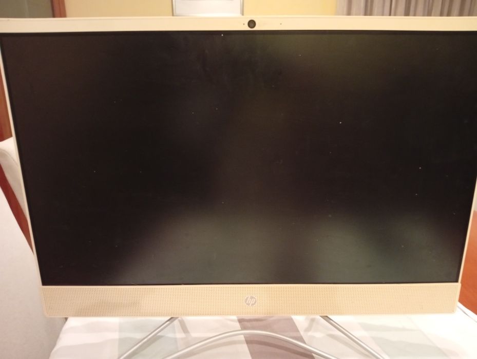 HP 24 All-in-One PC 24-f0300nd Ecrã Touch