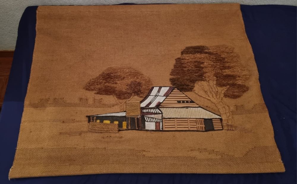 Tapete Bordado a mão antigo