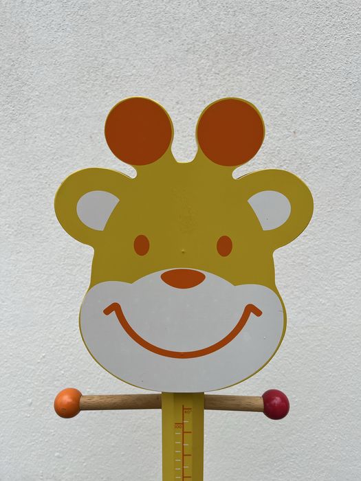 Cabide Infantil - Verbaudet - girafa em madeira, muito estimado