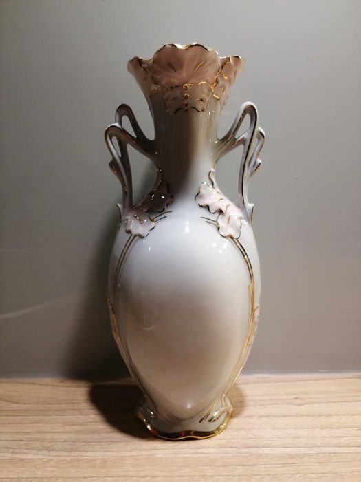 Elegancki wazon porcelanowy Royal Dux Czechosłowacja Styl Art Nouveau