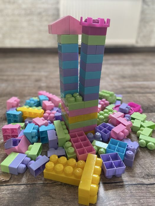 Дятячий конструктор типу LEGO