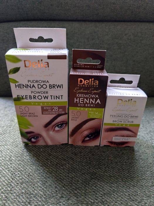 Zestaw kosmetyków henna peeling do brwi delia