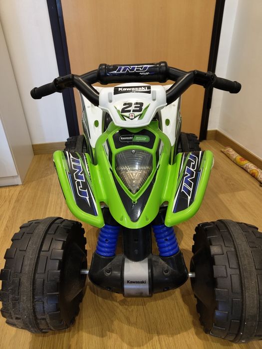 Moto 4 elétrica crianca