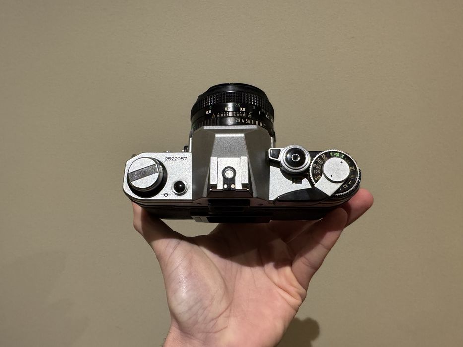 Canon AE-1 com objetiva