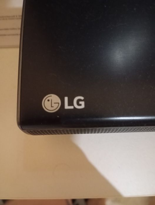 Soundbar LG SJ2 com Subwoofer sem fios de 160 Watts