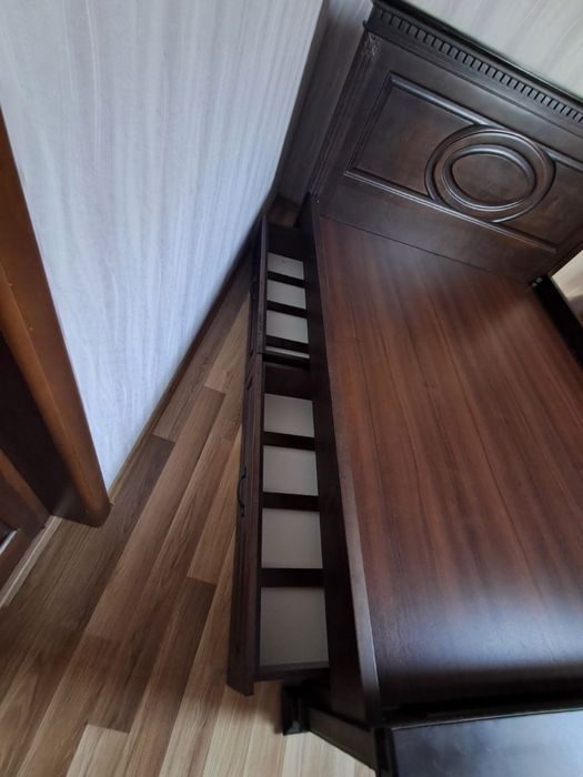 Ліжко двуспальне з дуба