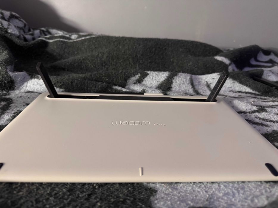 Tablet Gráfico Wacom One 13 (DTC133) – Como Novo