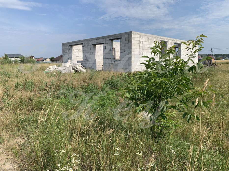 Продам  недобудований будинок, 15кВт світло ,зем. ділянка 6 соток