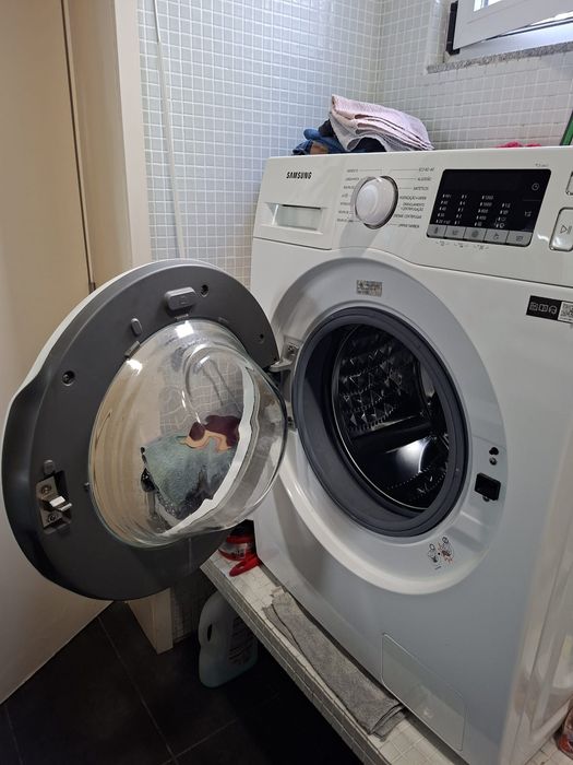 Máquina de lavar roupa Samsung