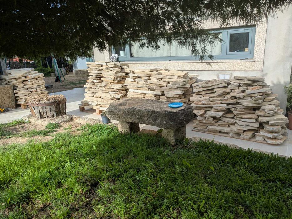 Pedra rústica amarela para chão, parede ou muros