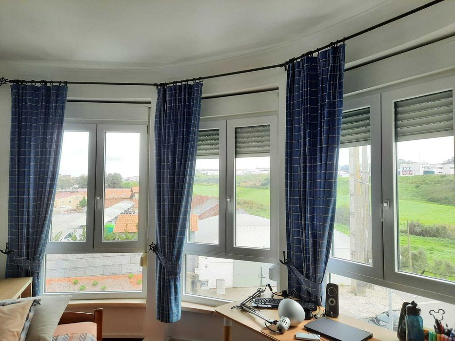 Cortinados semi opacos e colcha