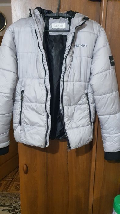 Жіноча куртка Kelvin Klein.