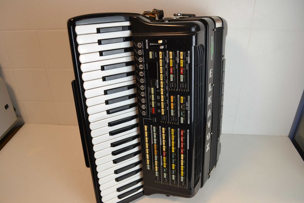 Acordeao Elkavox 4 Voz Com Sistema Midi, N . 131