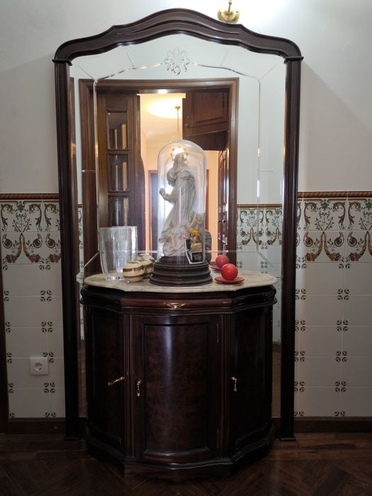 Móvel de entrada com espelho