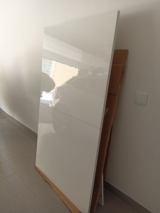 Mesa branca alto brilho, extensível, como nova